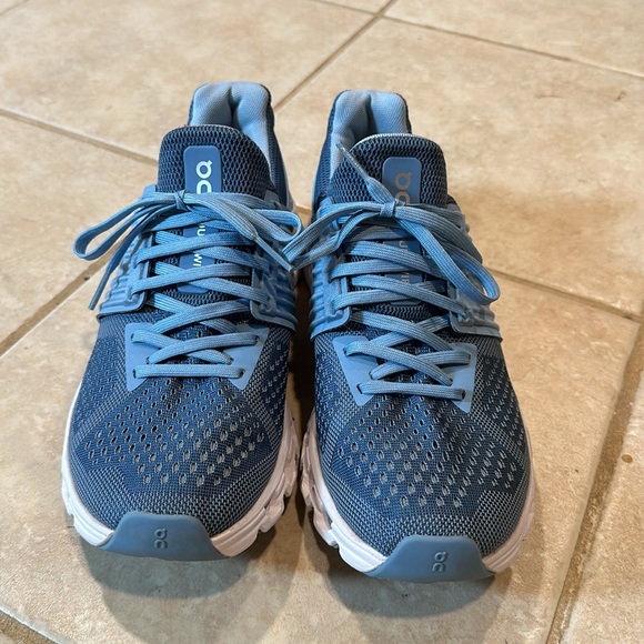 On Running Cloudswift Running Shoes - Picture 6 of 10